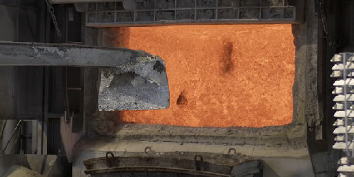 Überwachung des Schmelzmetallstands in offenen und geschlossenen Öfen